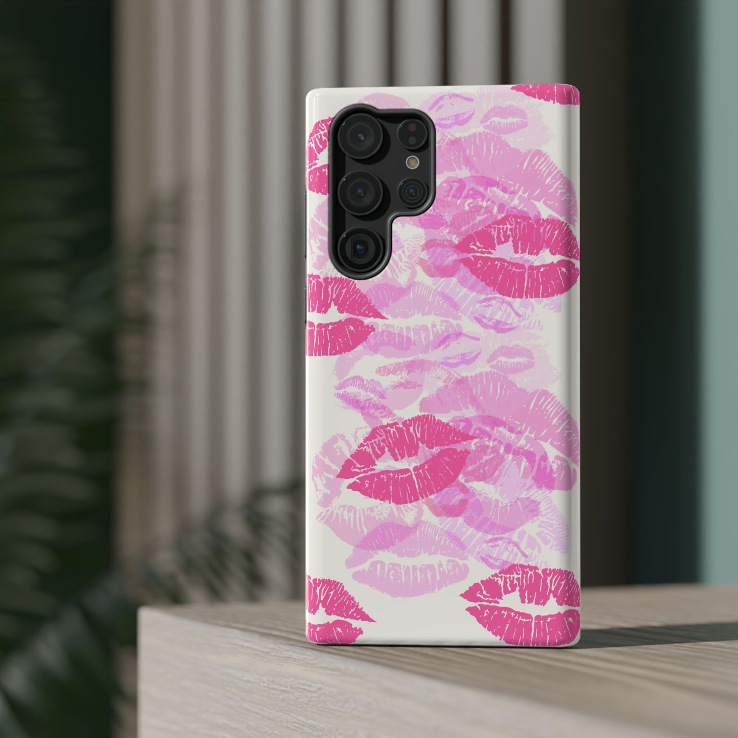 Kisses - A Case