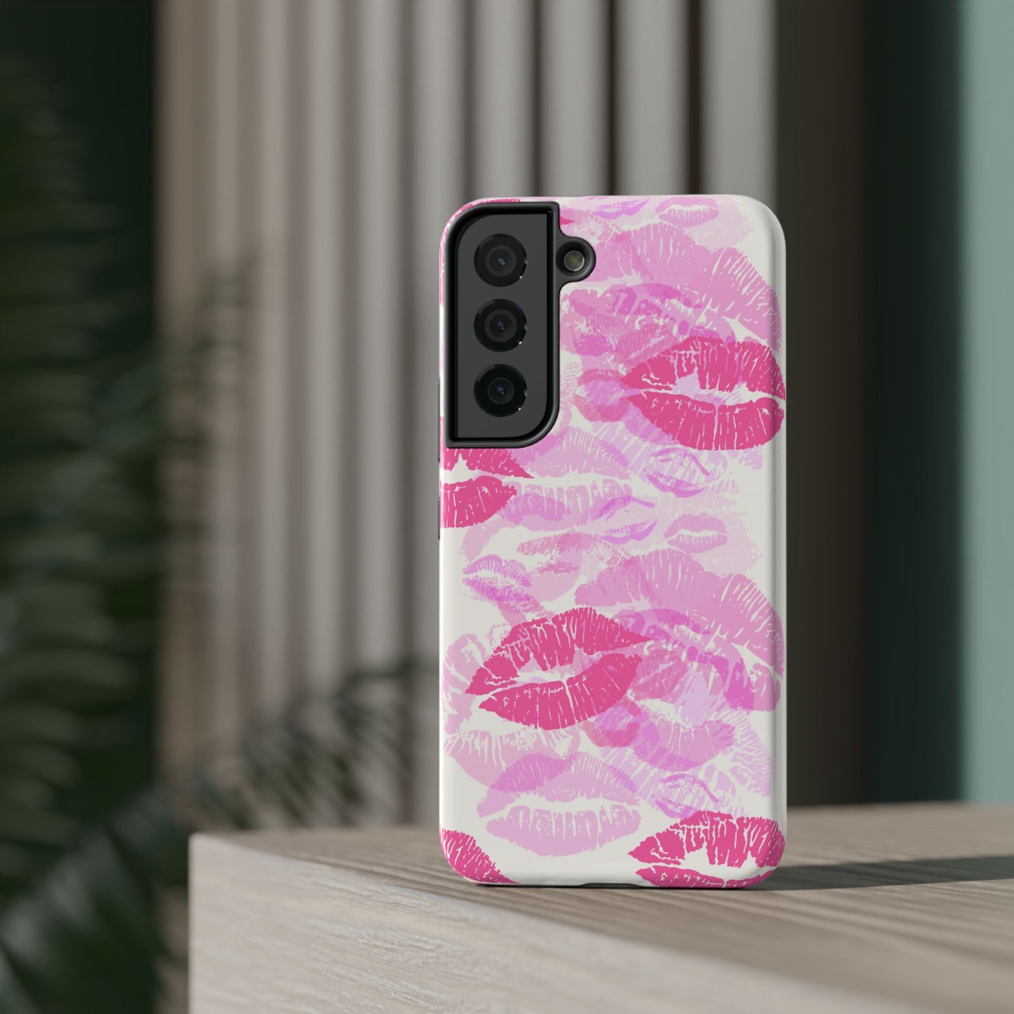 Kisses - A Case