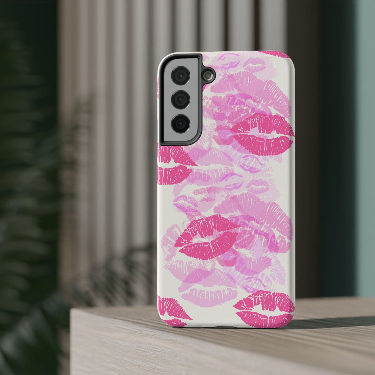 Kisses - A Case