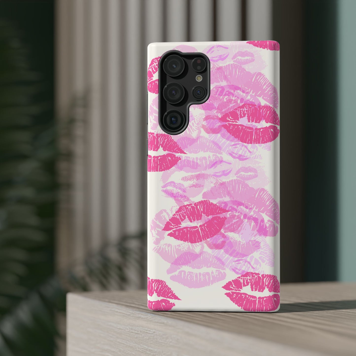 Kisses - A Case